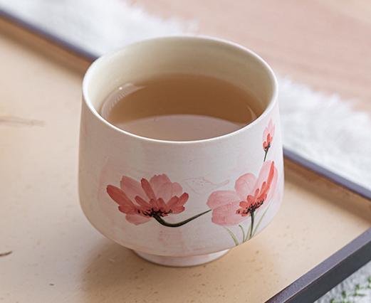 Hand-painted Lotus Beauty Teacup