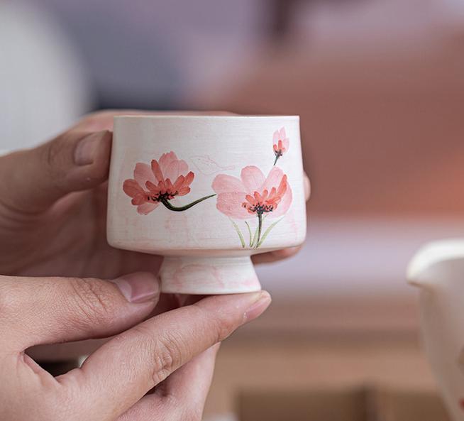 Hand-painted Lotus Beauty Teacup