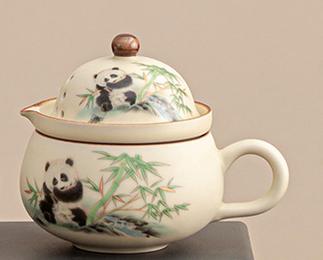 Portable tea and coffee cup tea and water separation cup