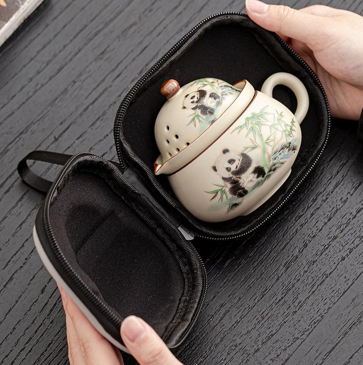 Portable tea and coffee cup tea and water separation cup